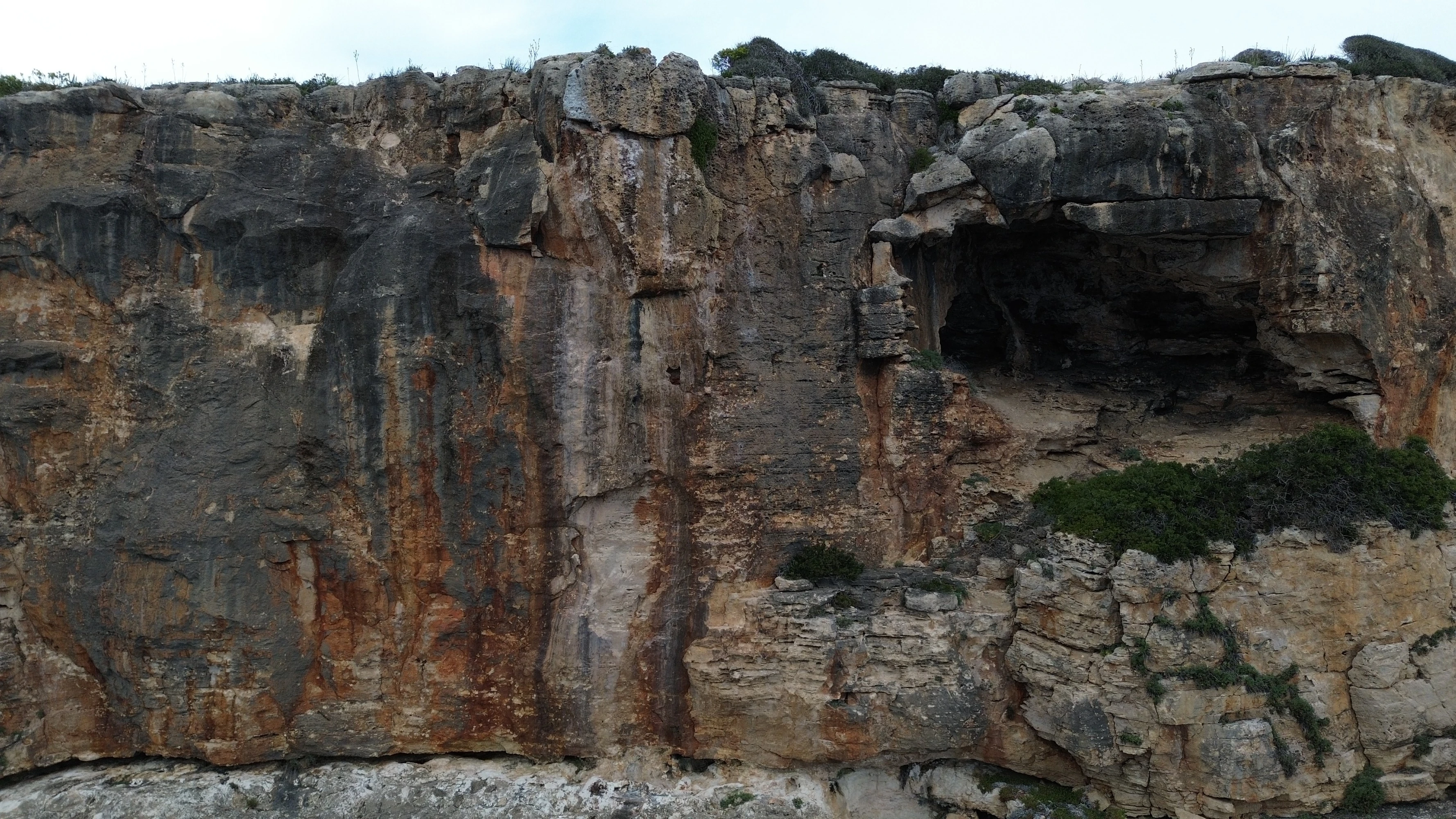 El Gran Pollo Rojo Boulders